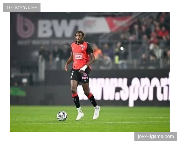 非洲足球市场迎来新突破：转会费纪录刷新，新星闪耀引欧洲豪门争抢