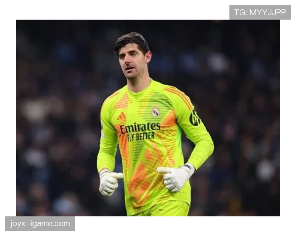 库尔图瓦在皇马的表现持续稳定,数据显示其为世界顶级门将。 库尔图瓦在皇马的表现持续稳定,数据显示其为世界顶级门将。