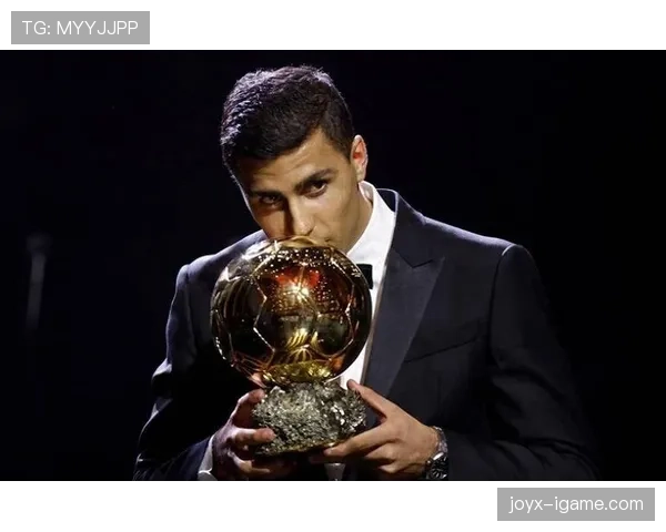 罗德里持续发挥稳定，能否当选年度最佳后腰引发热议