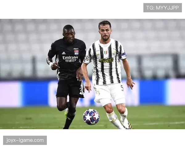 罗德里与卡塞米罗：位置纪律与技术控制的风格对比分析