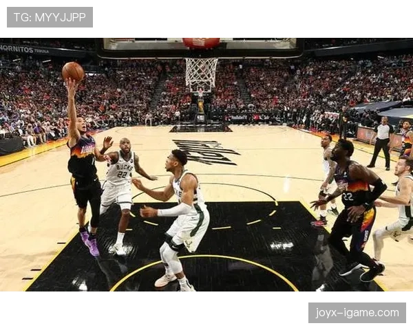 鲍比·波蒂斯利用挡拆制造错位提升三分效率拉开进攻空间