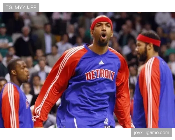 汉密尔顿无球跑动撕裂防线，中投效率领跑得分后卫