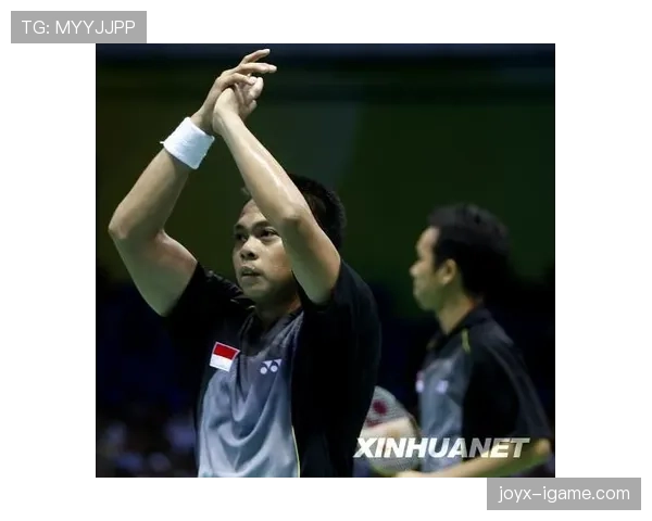 陶菲克当年赢球后直接去提了辆法拉利，训练馆门口签完合同钥匙就扔副驾