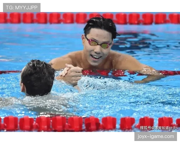 覃海洋家的厨房比我整个小区还讲究，心态炸裂